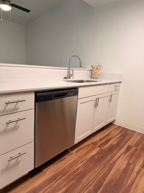 Quartz Countertop, Deep Large Sink