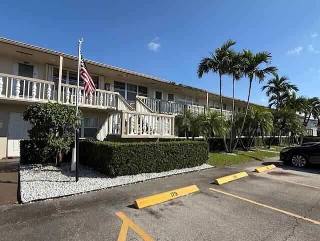 Photo - 168 Northampton I