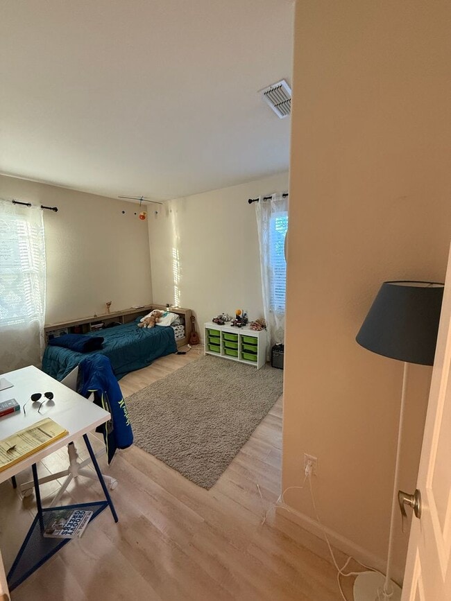 Photo - 3710 Huntington Rd