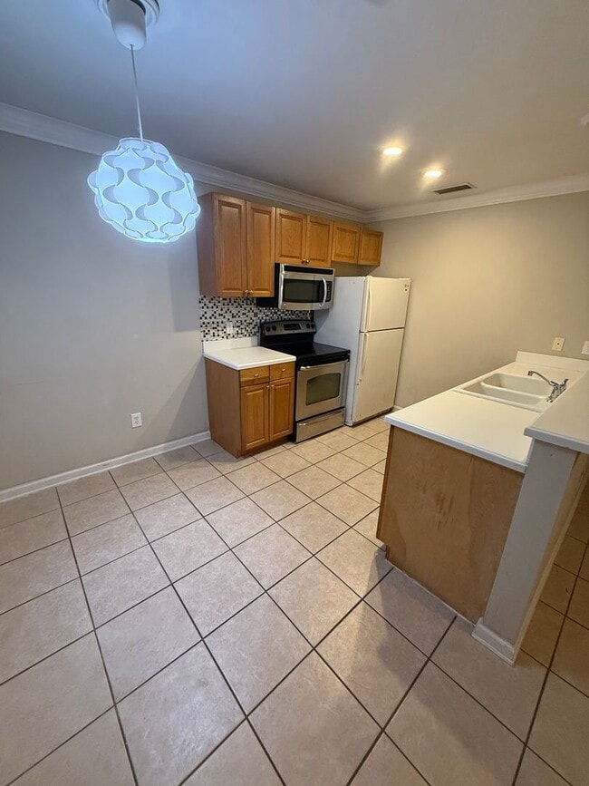 Photo - Studio available 9/1/2026!!