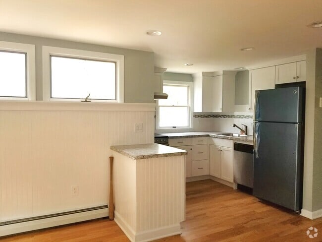 Building Photo - 42 South St Unit 2 Rental