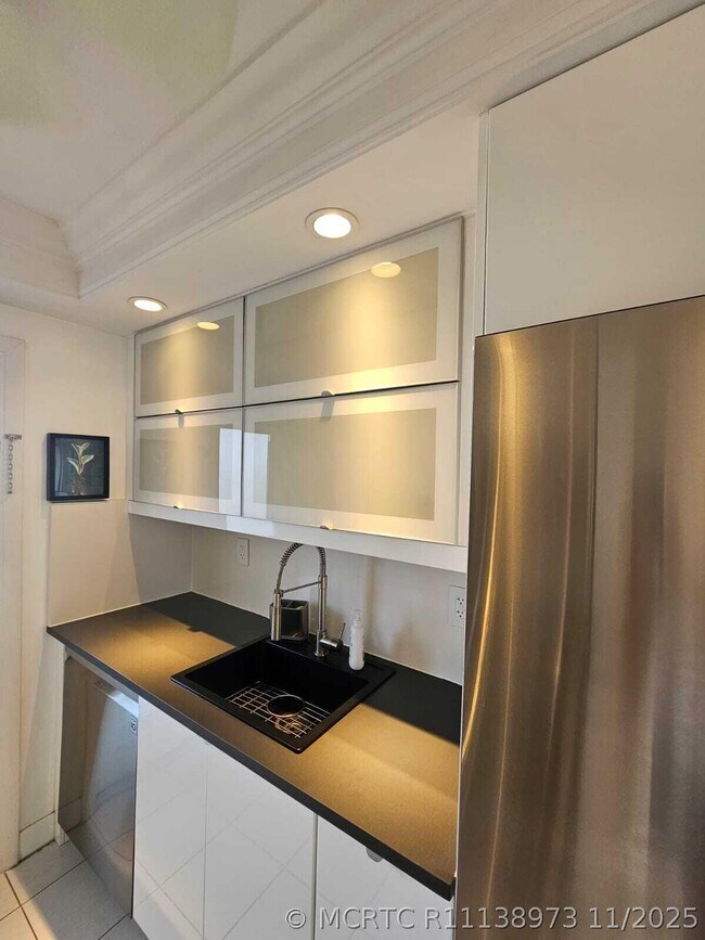 Photo - 505 N Riverside Dr Unit 12a