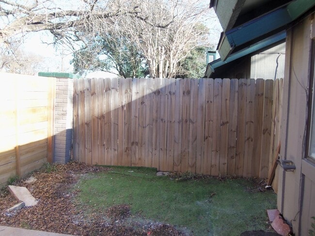 Photo - Four plex in South Austin, Westgate area - 1 bedroom and 1 bathroom