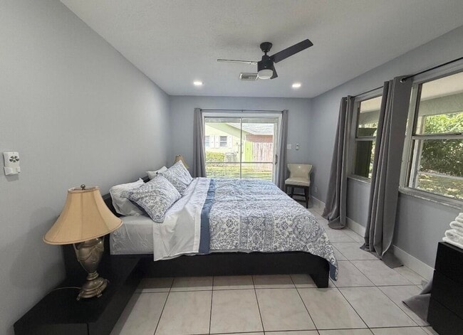 Photo - 1392 Riverside Cir