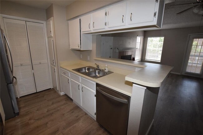 Photo - 5533 Chrishire Way Unit F201