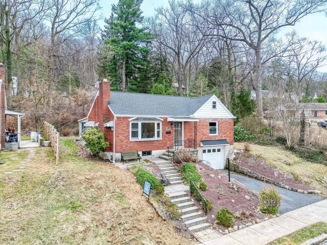 Photo - Charming 2-Bedroom Home with Garage in Mount Penn