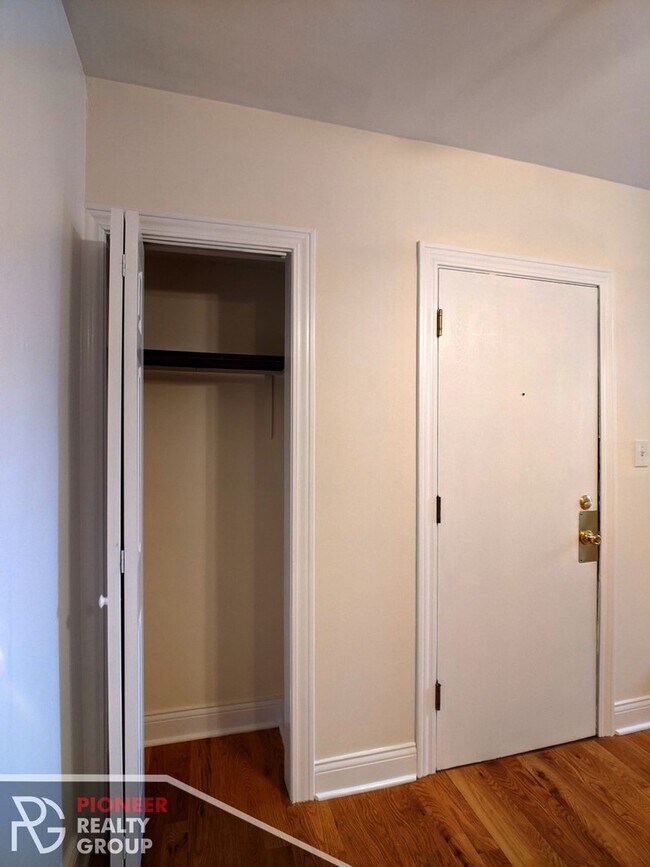 Photo - 811 W Cornelia Ave Unidad 3