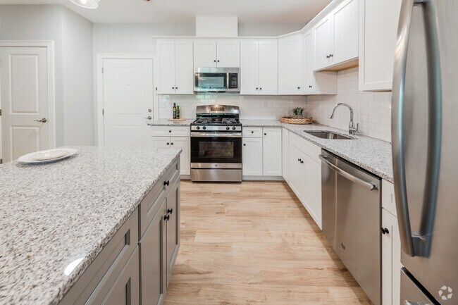 1 BR, 1 BA