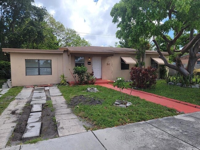 Building Photo - 275 NW 187th St