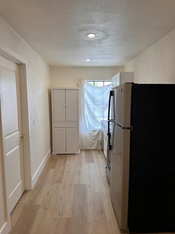 Building Photo - 410 Randall St