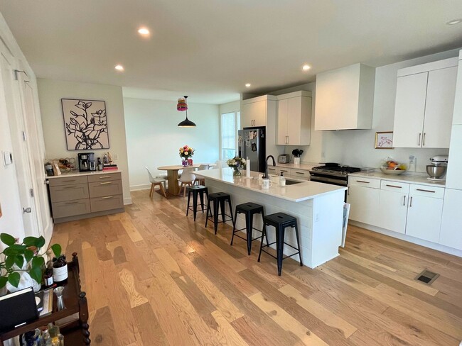 Photo - 106 Cooper St