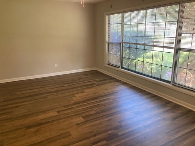 Photo - COMING SOON  3BR/21.5BA-1500 SF - Fenced yard