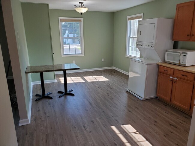 Photo - 1562 W Washington St Unit B