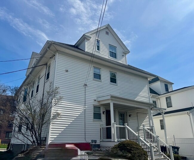 Building Photo - 141 Whitwell St Unit 1