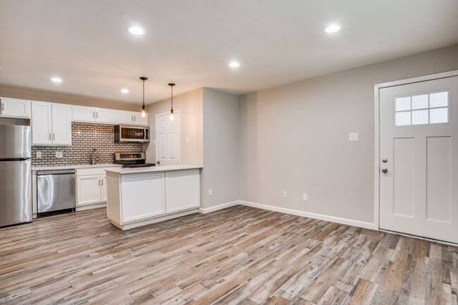 Photo - 4702 San Jacinto St