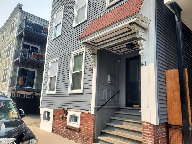 Photo - 41 Washburn St Unit 1