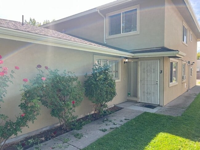 Photo - <b>Beautiful Two Story Condo near Meadowoo...