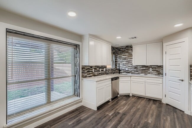 Photo - 3809 Misty Meadow Dr