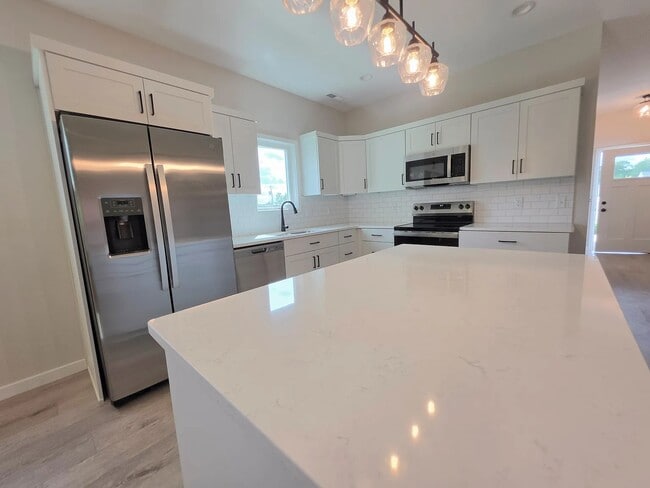 1002 Emilee Ct