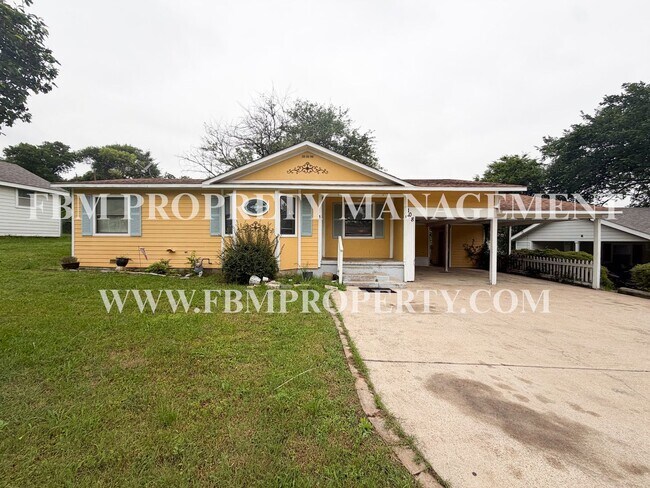 Building Photo - 108 Sunset Cir