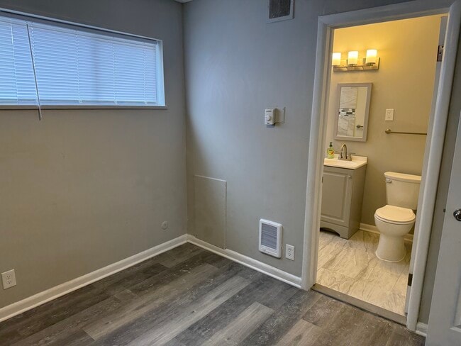 Photo - 19044 Schoolcraft Unit Apt 4