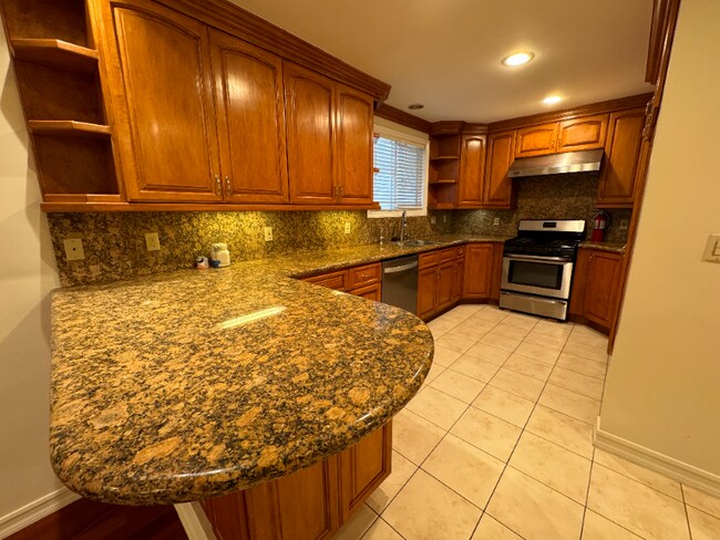 Photo - 1937 Pelham Ave Unidad 2