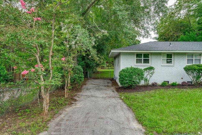 Photo - 2108 Leesburg Rd