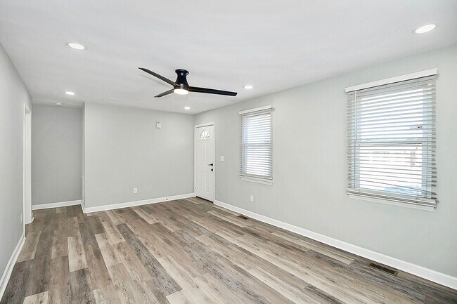 Photo - 2921 Ravencroft Dr