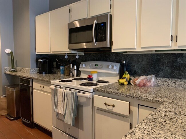 Photo - 556 Columbus Ave Unidad 3A