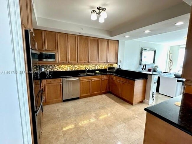 Photo - 20201 E Country Club Dr