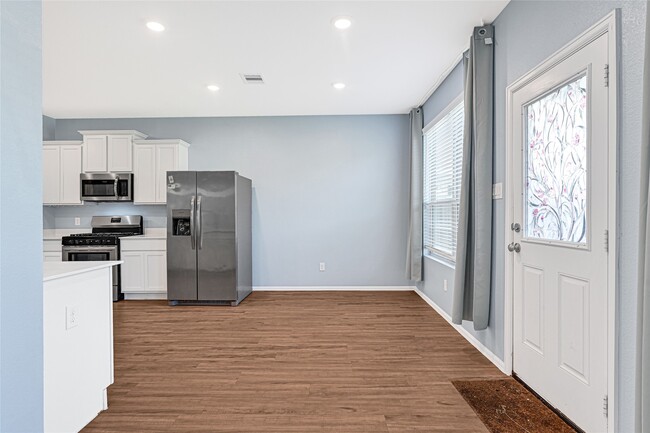 Photo - 1922 Ballesteros St