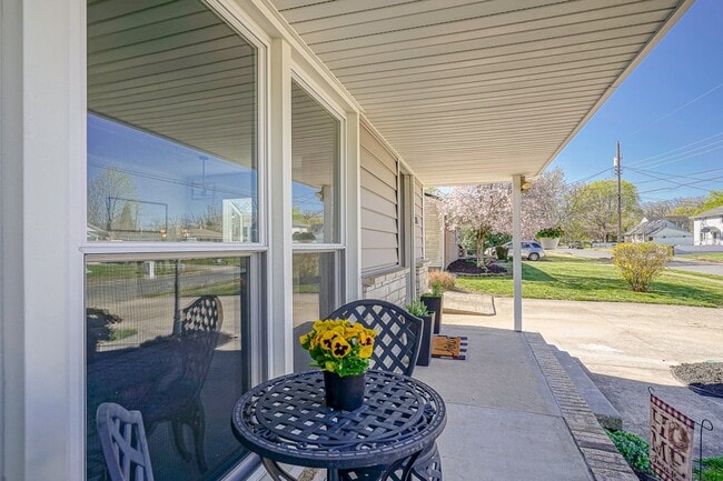 311 Oakwood Dr