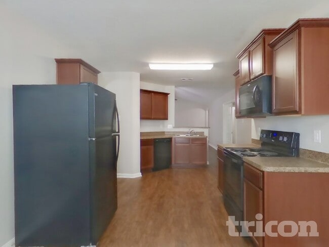 Photo - 2417 Regatta Ln