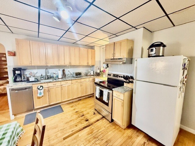 Photo - 361 Beacon St Unit 2