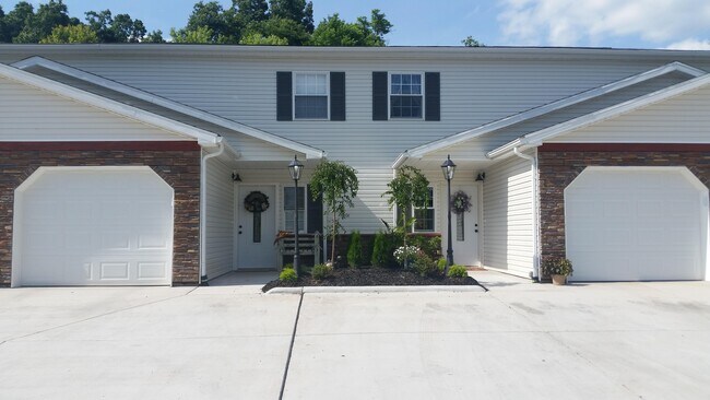 Photo - 811 Island View Dr