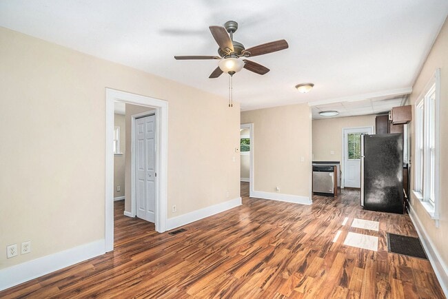 Photo - $1350 Eastwood 2-Bed/1-Bath Ranch, Basement, Large, Fenced yard - Ask about our no security depos...