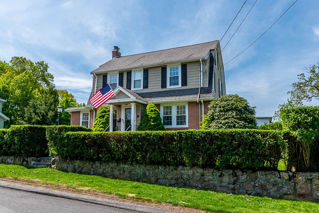Photo - 409 Mount Vernon St (Dedham, MA)