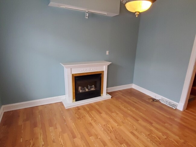 Photo - 2054 N Cambridge Ave