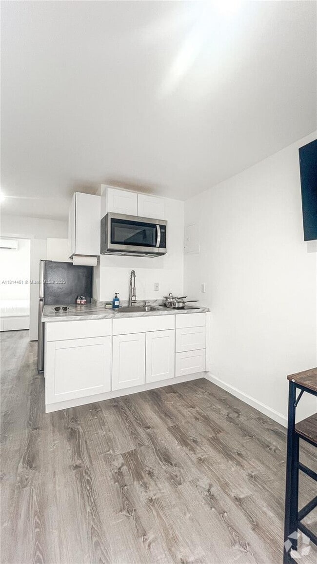 Building Photo - 4139 NW 23rd Ave Unit 2 Rental