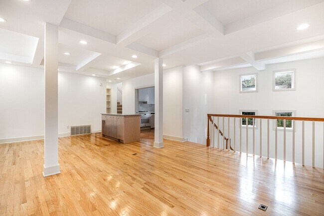 Photo - 3Bd/3Ba Seattle House