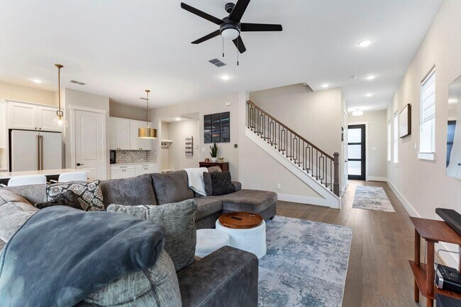 Photo - 2612 Zemmer Ln