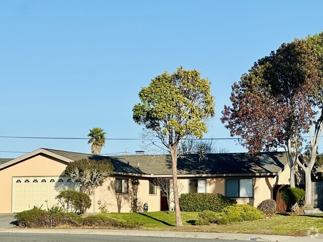 Building Photo - Beautifully Remodeled Single Family Home C...