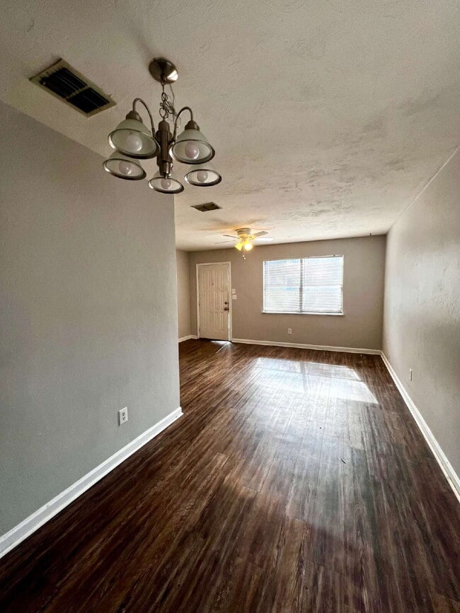 Photo - Spacious Two Bedroom- Close to FSU & TCC Unit H-2