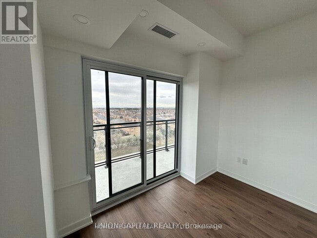 Photo - 395 Dundas St W Unit 708