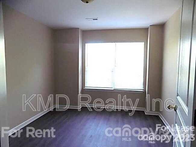 Photo - 6462 Royal Celadon Way