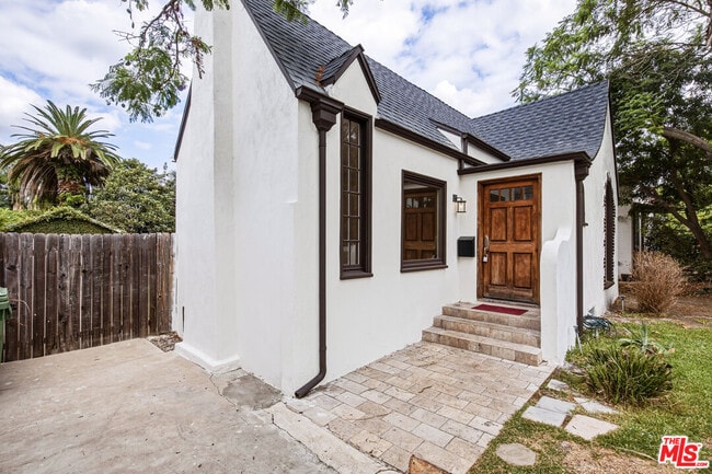 525 N Crescent Heights Blvd