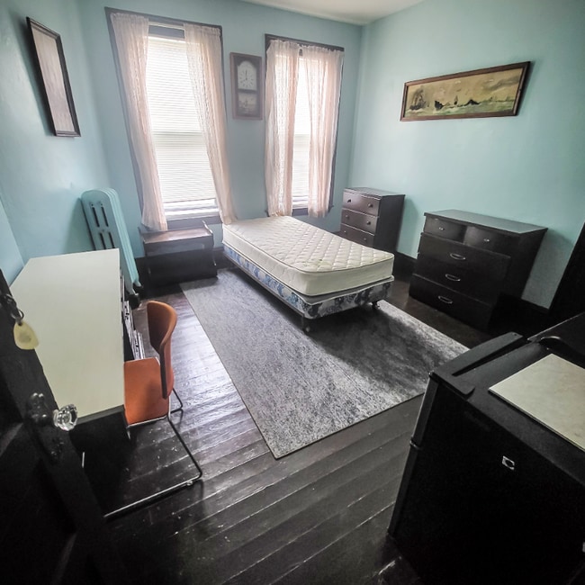 Building Photo - 1751-1759-1759 Acushnet Ave Rental