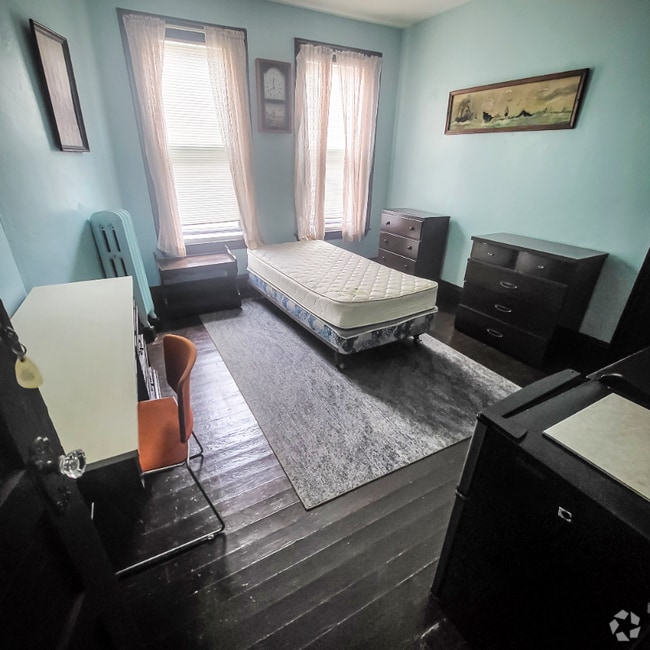 Building Photo - 1751-1759-1759 Acushnet Ave Rental