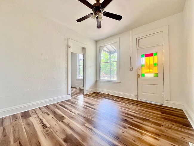 Available immediately. Charming 3 bedroom,... - Available immediately. Charming 3 bedroom,... House