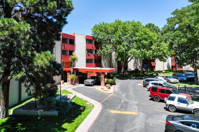 North Building - Three Fountains